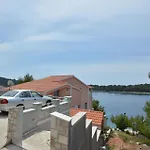 3609-5 For 3 Pers In Karbuni Potirna